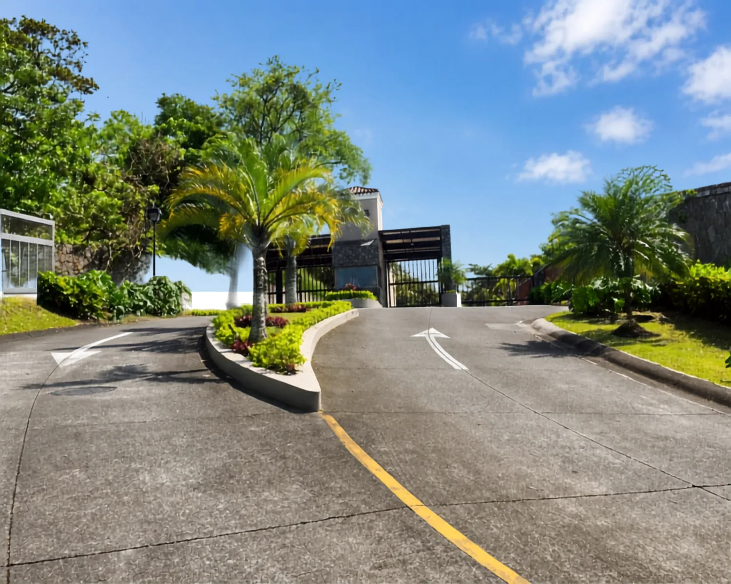 Lote Esquinero en Venta – Condominio Hacienda Los Bambúes