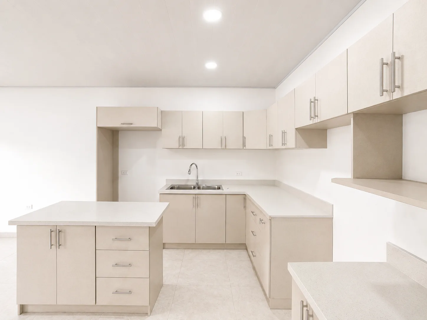 Apartamento nuevo en alquiler, Heredia, Meredes Norte, por Café Britt.
