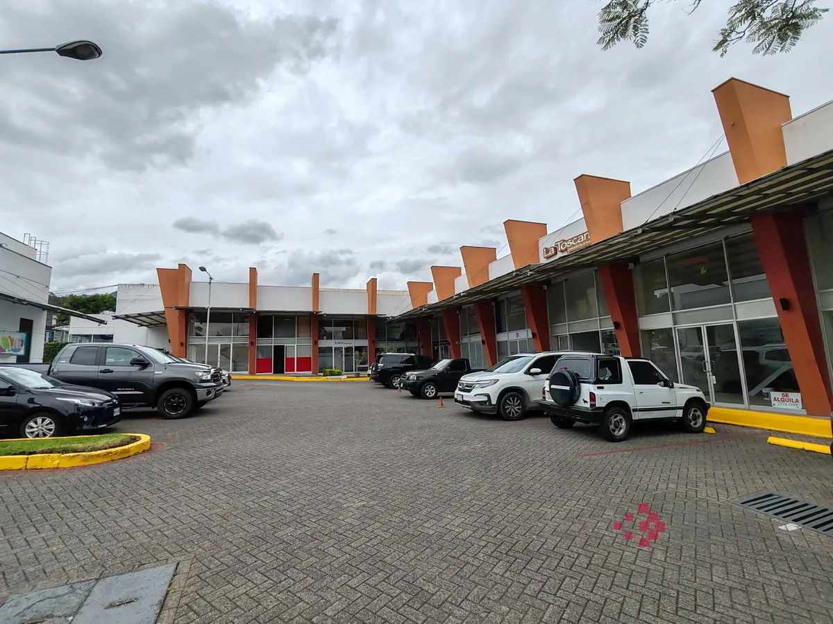 Oportunidad de Inversión: Local Comercial en Venta o Alquiler en Escazú, San Rafael