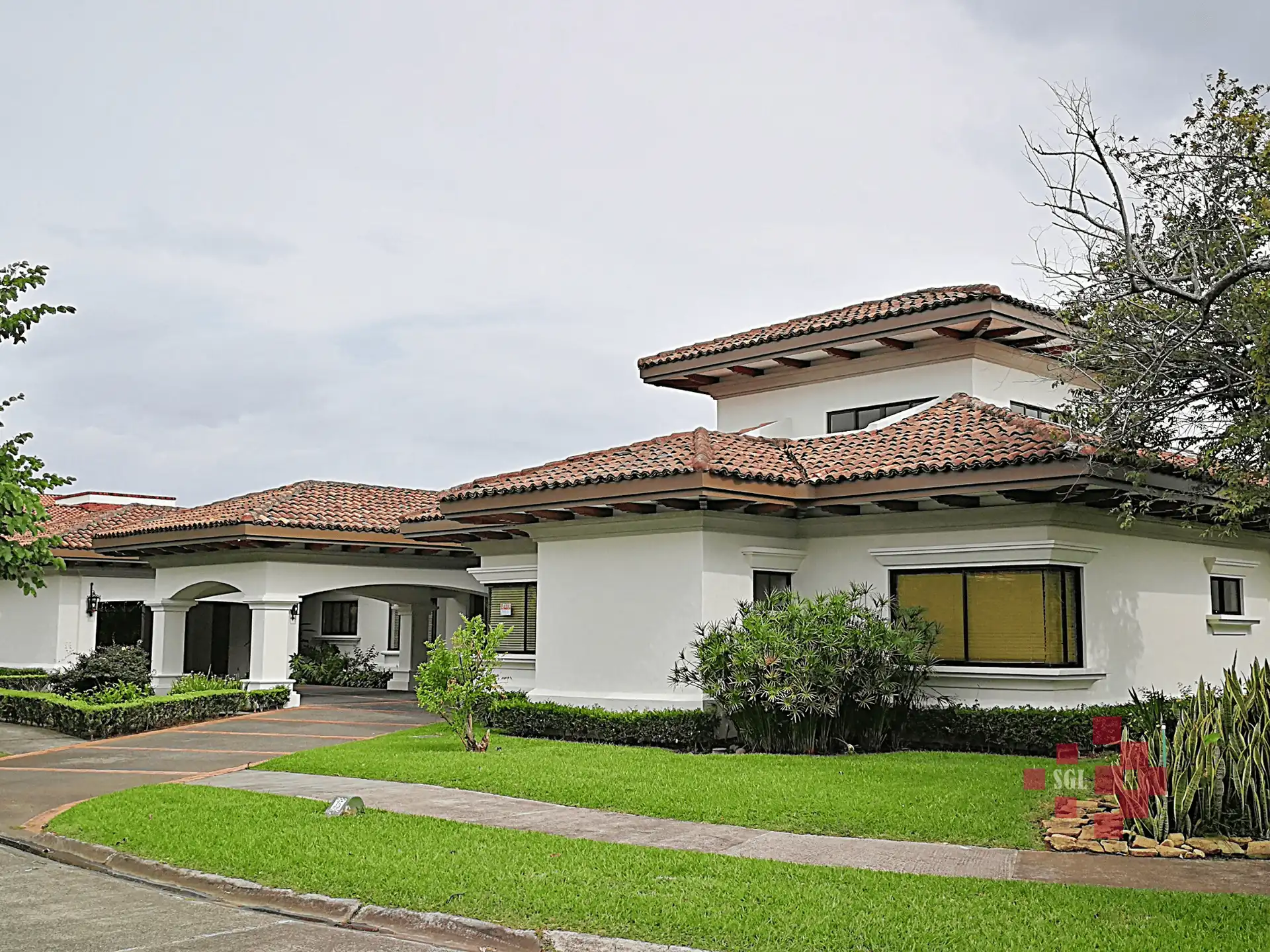 Casa de una planta en venta o alquiler, Santa Ana, Lindora.