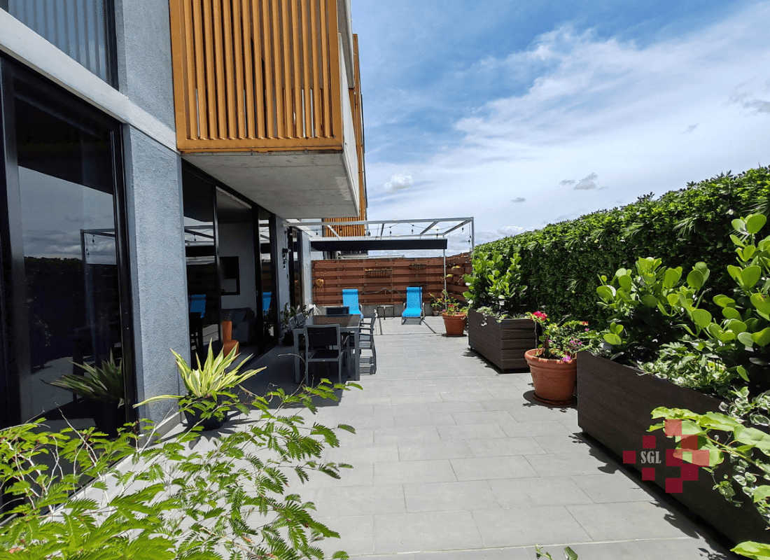 Apartamento amueblado en alquiler, Escazú Village.