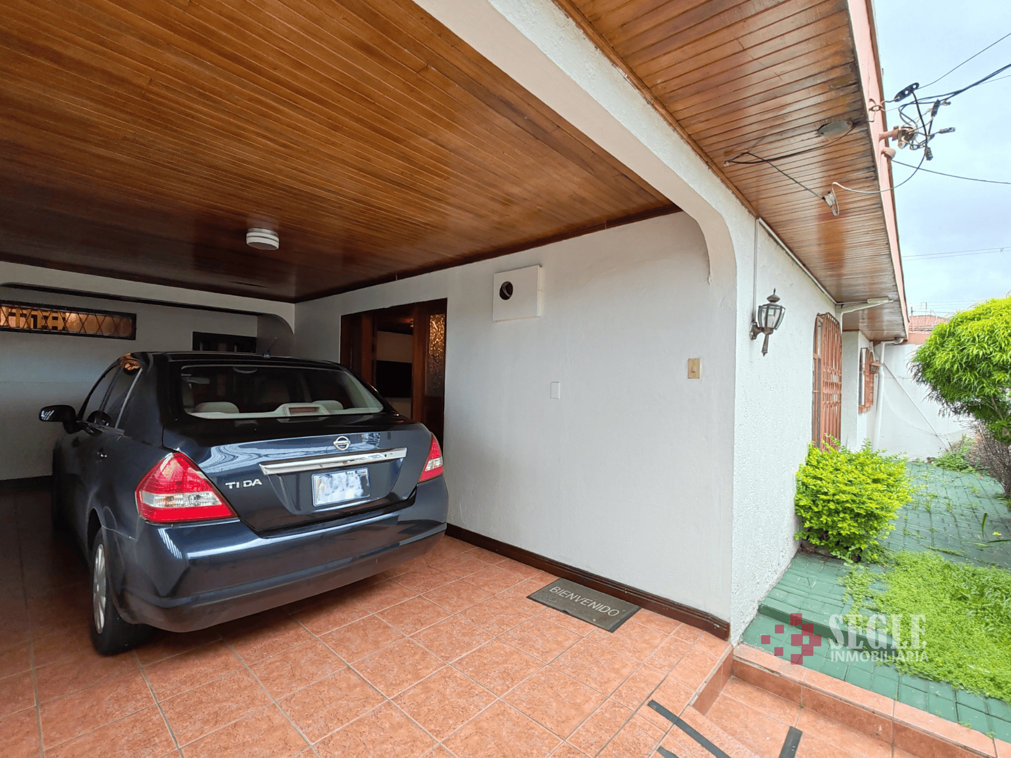 Casa de una planta en alquiler, Sabana Sur, San José.