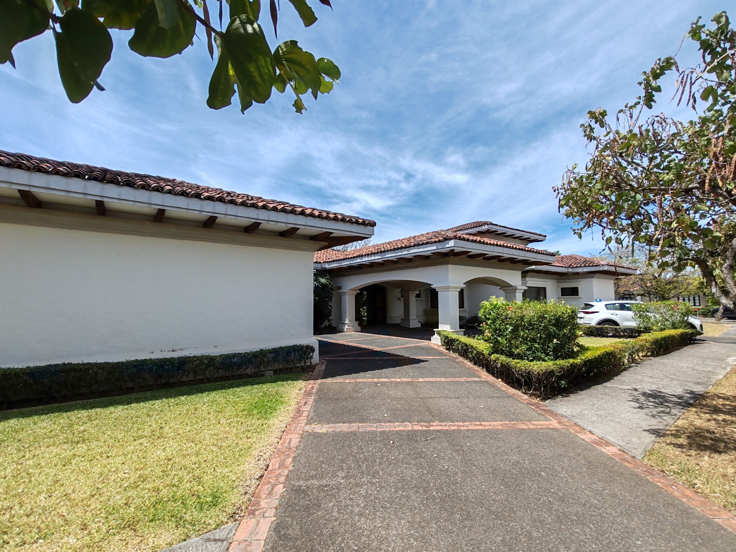 Casa de una planta en venta, Santa Ana, Lindora.