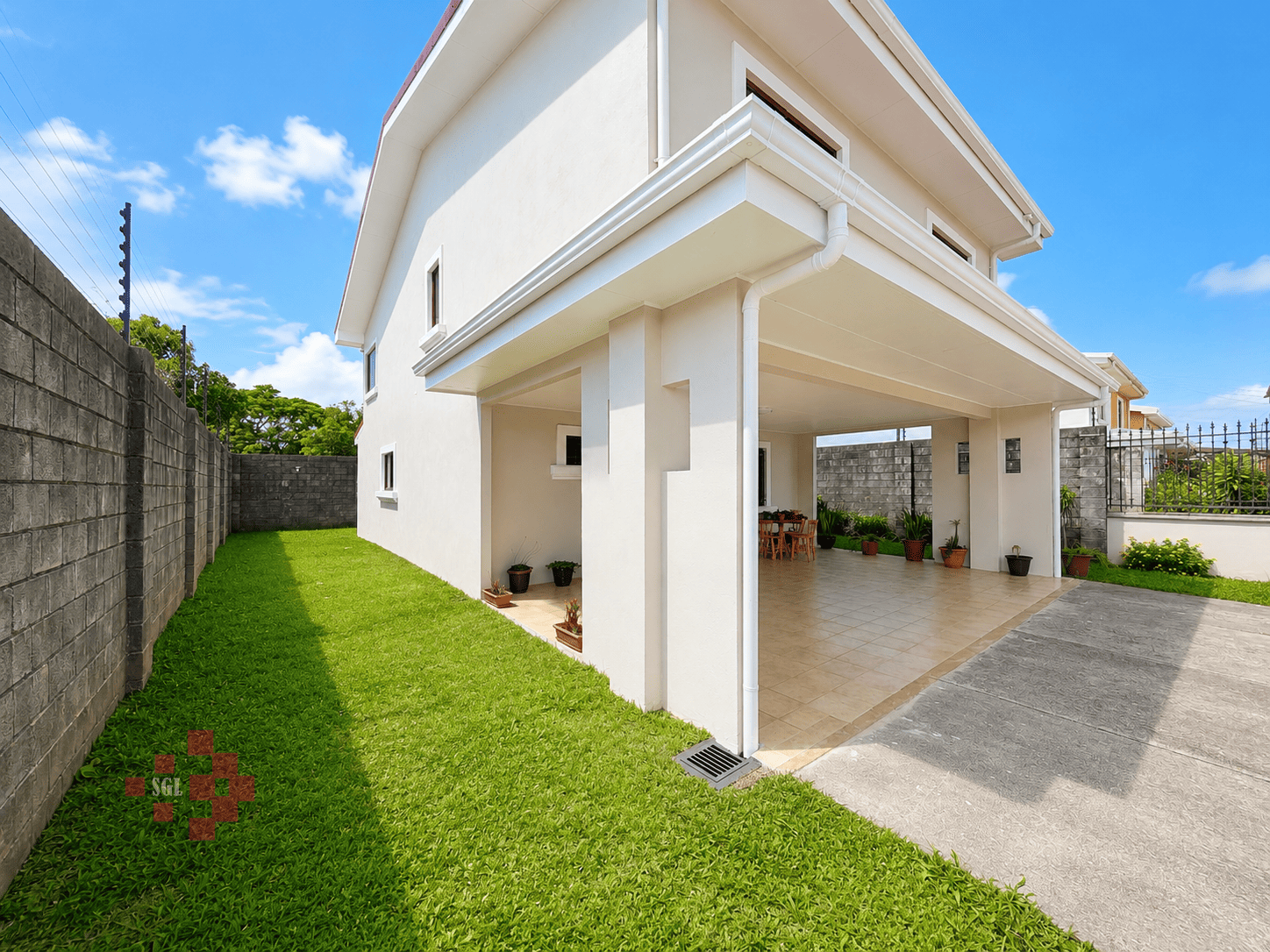 Casa en Venta en San Rafael de Heredia | 4 Habitaciones | Jardín | Seguridad 24/7